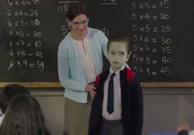 Un video sobre un niño extraterrestre para concientizar sobre el bullying