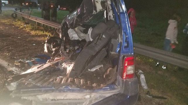 Una familia se mató al chocar en la autopista a Córdoba