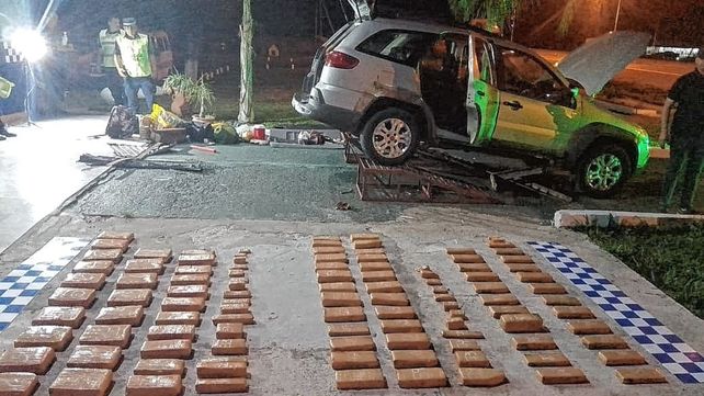 Detienen a cuatro personas con casi 70 kilos de marihuana