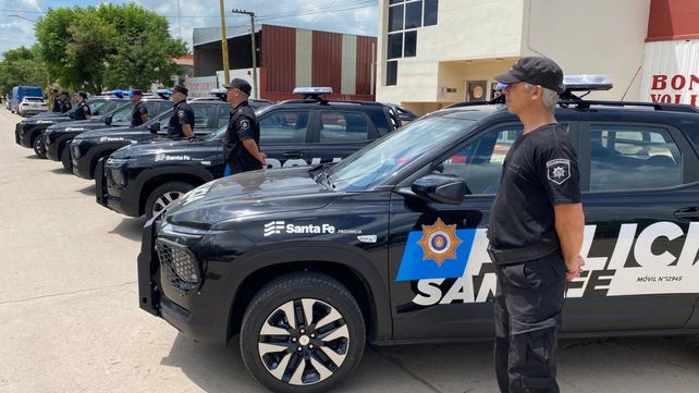 La provincia entregó ocho nuevos móviles policiales para el departamento San Martín