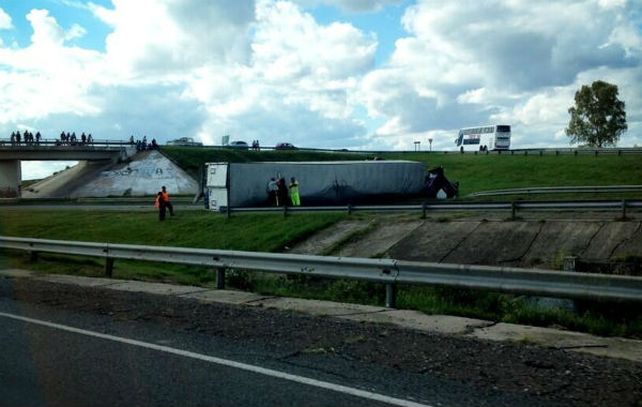 La empresa concesionaria Cinco Vial SA informó que el camión mosquito