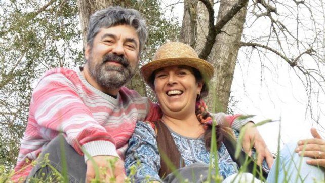 Presentan un libro labrado a  dúo con el talento de los horneros