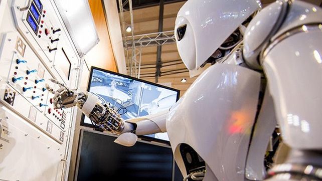Google tomó la decisión de sustituir a sus empleados no calificados por robots