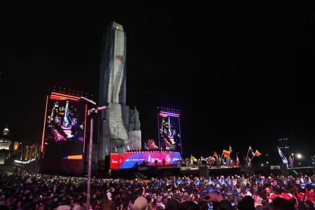 El comienzo de los Juegos Suramericanos en el Monumento a la Bandera dio inicio a más de dos semanas de deportes en Rosario.