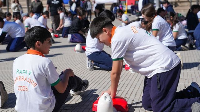 Cómo actuar en situaciones de emergencia para salvar vidas: por qué es clave que los chicos aprendan desde la escuela