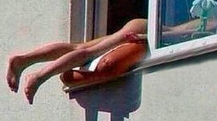 Joven desnuda provoca choques