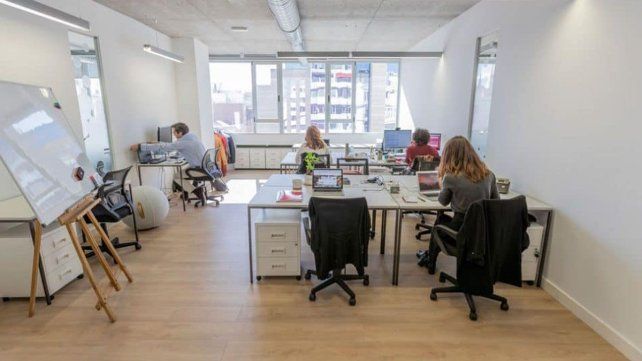 El mito del trabajo para toda la vida entra en crisis: llega el pasaporte laboral