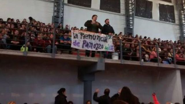Protesta en Concepción del Uruguay por la presencia del presidente del CGE
