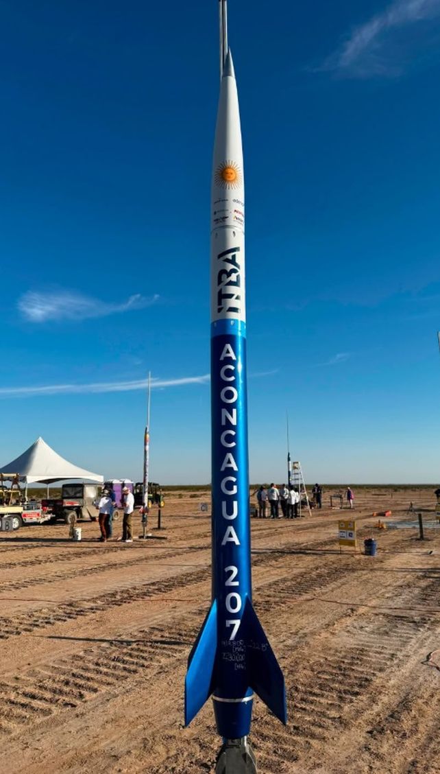 Estudiantes del ITBA ganaron una competencia de cohetería International Rocket Engineering Competition (IREC) patrocinada por SpaceX.