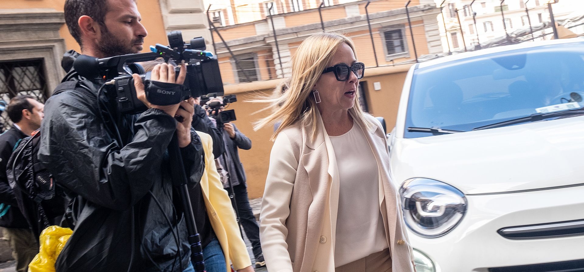 La líder del partido Hermanos de Italia, Giorgia Meloni, llega al Parlamento italiano en Roma el viernes 30 de septiembre de 2022.