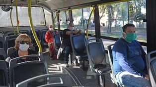 Coronavirus: aconsejan evitar hablar o hacer llamadas teléfonicas en el transporte público