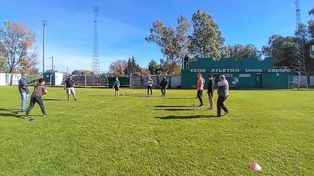 Unión de Crespo fue uno de los clubes que recibió la visita de los capacitadores de la UER.