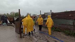 Las lluvias provocaron anegamientos considerables en barrios de la periferia de Rosario.