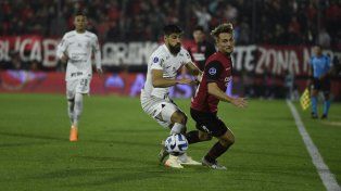 Ángelo Martino superó una dolencia muscular y jugaría ante Lanús.