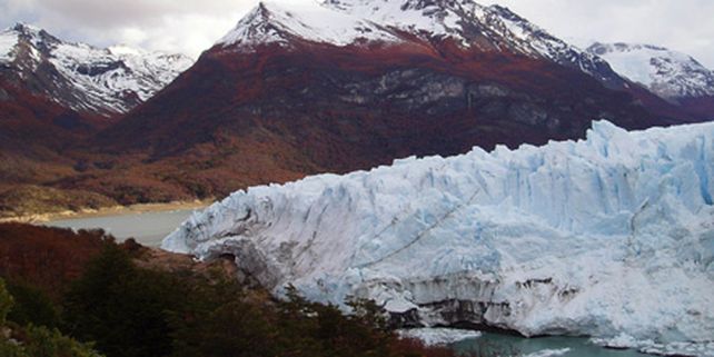 El glaciar Perito Moreno comenz&oacute; un extraordinario proceso de rompimiento