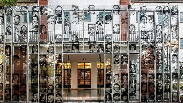 Este jueves se inaugura la muestra Memoria Argentina para el Mundo. Patrimonio del Nunca Más. Es un recorrido durante la dictadura cívico-militar entre 1976 y 1983.