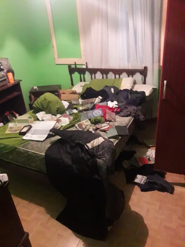 Volvieron de jugar al fútbol y encontraron la casa dada vuelta
