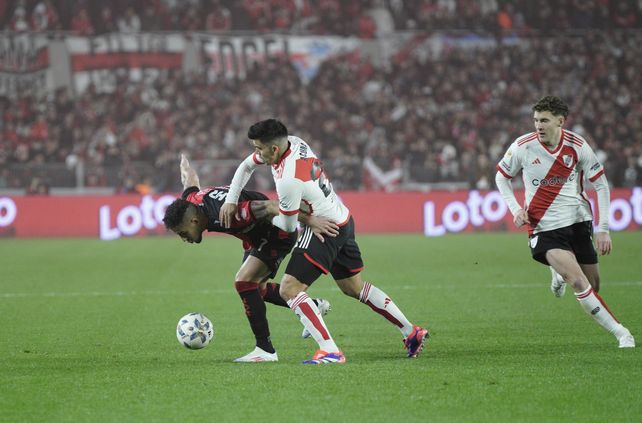 Newells, con protagonismo y enjundia, se llevó un gran punto de su visita a River