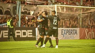 Colón sigue en pie en la Copa Argentina.