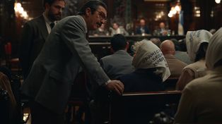 Darín y Lanzani se ponen en la piel de Julio Strassera y Luis Moreno Ocampo respectivamente, los fiscales que llevaron adelante el excepcional juicio.&nbsp; &nbsp;
