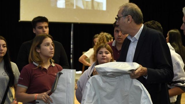 Ropa en base a silobolsas, forraje hidropónico y captura de agua atmosférica: los proyectos ganadores de Agromakers 2023