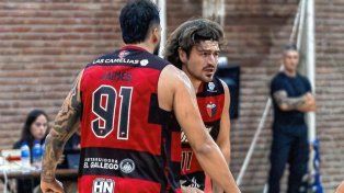 La directiva de Colón se comprometió en poner al día al plantel de básquet en la Liga Argentina