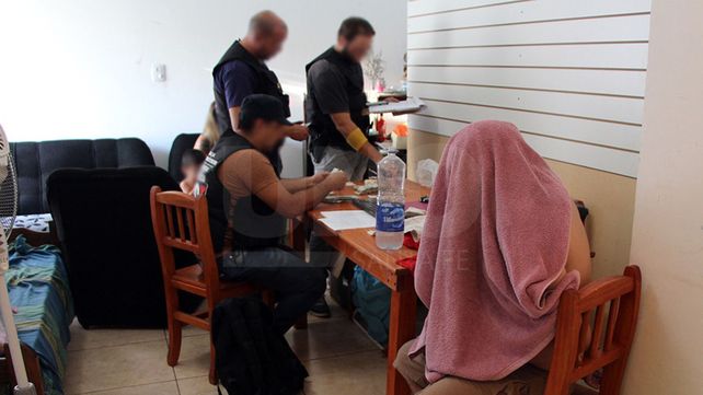 Cayeron cinco vendedores barriales de drogas en 10 allanamientos