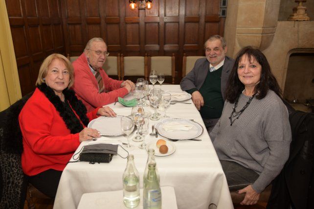 María Angelica de la Cruz,,Osvaldo Jeandrevii, José Antonio Mercol y Silvia Sisto.