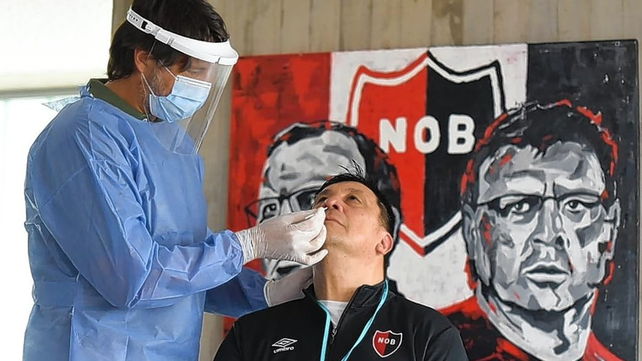 Germán Burgos dirigió su primera práctica en Newells