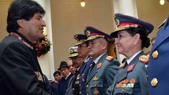 Evo Morales designó como jefa del Ejército a la hija del militar que capturó al Che Guevara