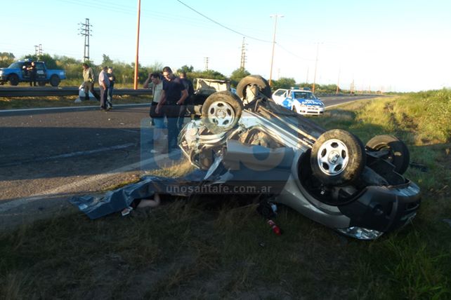 Murieron dos personas en un violento choque en la circunvalación oeste