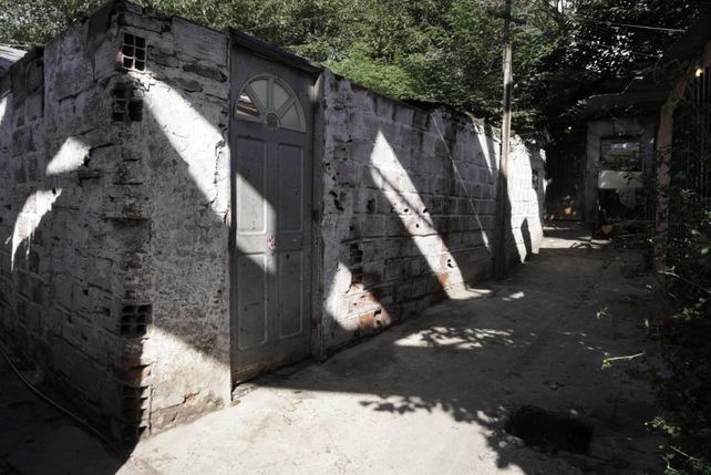 El pasillo del bajo Ayolas en el cual fue asesinada Elizabeth Jazmín Arminchiardi
