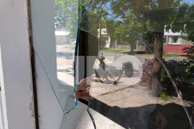 Rompieron el blindex y robaron un local en el barrio Barranquitas