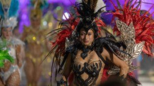 Pasistas y batucadas coparon otra noche de carnaval en La Vieja Usina