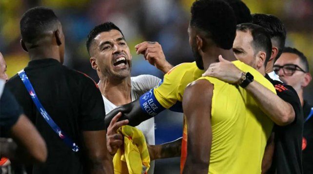 Cómo empezó la pelea en Uruguay-Colombia, con Suárez y Borja: ¿lo quiso morder?