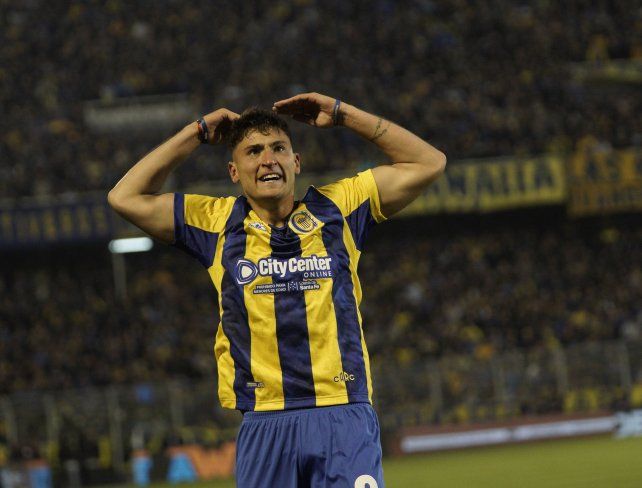 Alejo Veliz celebra su primer gol desde su vuelta a Central.
