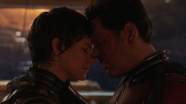 Evangeline Lilly y Paul Rudd, interpretando a la pareja de superhéroes Ant-Man y The Wasp.
