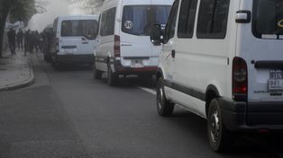 La polémica iniciativa plantea que las traffics presten servicio compitiendo con los colectivos interurbanos, como sucede en países como Perú.