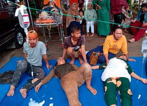 Un sismo de magnitud 5,6 causó al menos 162 muertos y 700 heridos en Indonesia