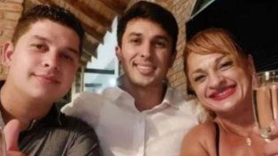 Alejandra Locomotora Oliveras con sus hijos Alejandro y Alexis