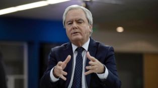Federico Pinedo alerto que la Argentina nunca entró en a una hiperinflación con 50% de pobreza”.&nbsp;