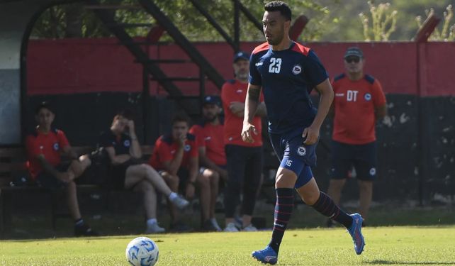 Ascenso. Nery Domínguez jugó su primer partido con la camiseta del Matador ante la reserva de Newell’s en el predio de Bella Vista. &nbsp;