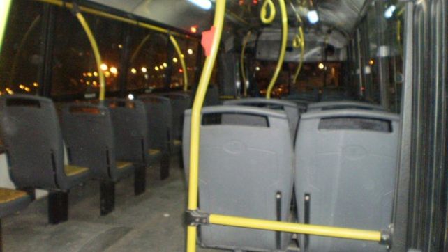 Cuando un colectivo pasa frente al cementerio, ocurre un extraño fenómeno