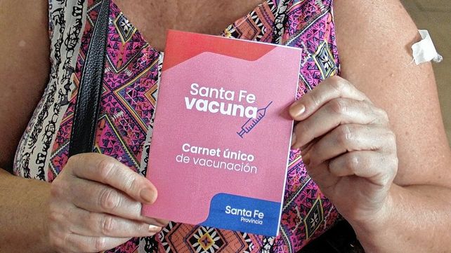 Santa Fe evalúa pedir un certificado de vacunación para algunas actividades