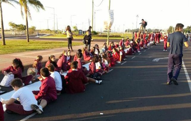 Los alumnos de las escuelas primarias misioneras se sumaron entusiasmados a la propuesta.