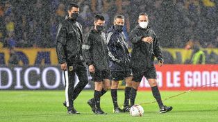 Patricio Loustau tomó la decisión de suspender Boca-Newells por la lluvia.