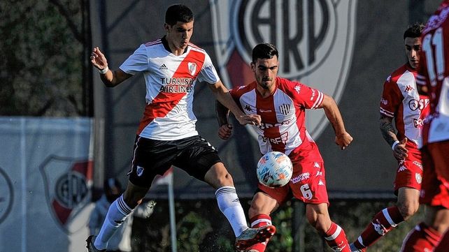 Unión perdió el invicto en el Torneo de Reserva al caer 2-0 ante River en Buenos Aires. 