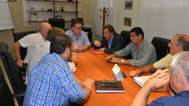 Paraná: Gestionan la continuidad de un barrio de 44 viviendas y colectora cloacal