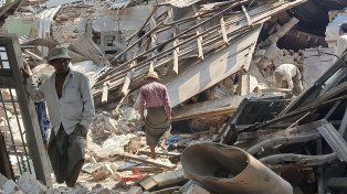 Myanmar aumentó a 2.700 la cifra de muertos en el terremoto