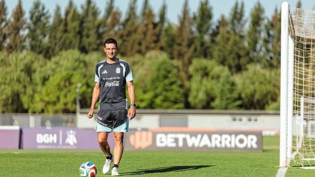 Lionel Scaloni comienza a definir el equipo que jugará ante Mauritania.